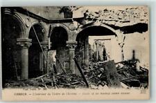 39472431 - Verdun Im Kreuzgang von lEveche