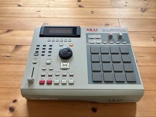 AKAI MPC2000XL Sampler