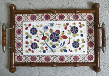Antikes Tablett mit floraler Keramik-Platte, Holzumrandung in Bambus-Optik 37 cm