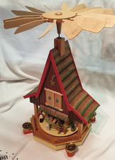 Weihnachtspyramide Adventshaus