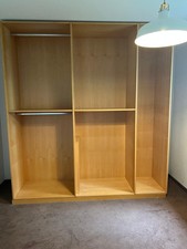 Großer Kleiderschrank aus Holz mit Kleiderstangen & Regalfächern Leichter Aufbau