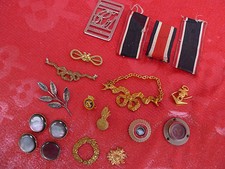 Konvolut militärischer Kleinteile__alt__Uniformteile....Abzeichen... !