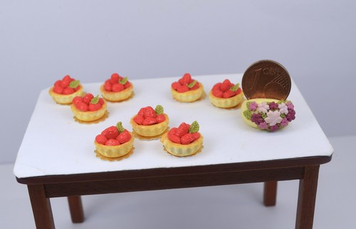 3 erdbeeren torteletts - torteletts, auf