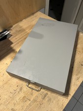 Dokumenten-Box, Metall