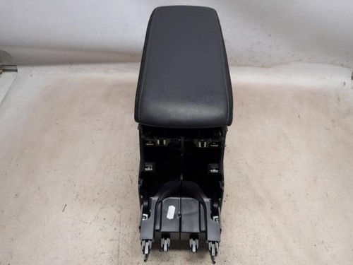 Peugeot 208 armlehne 2023 - peugeot,