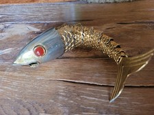 Vintage Mid Century Silber Platte Gelenk rotäugiger Fisch Flaschenöffner 