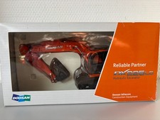 Doosan DX225LC Kettenbagger mit Tieflöffel 1:40 OVP neu