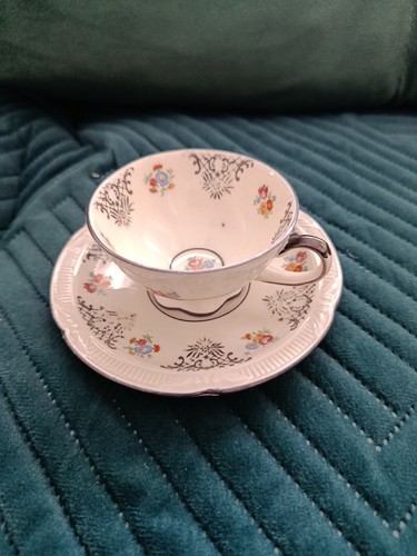 Tasse und untertasse - untertasse, der