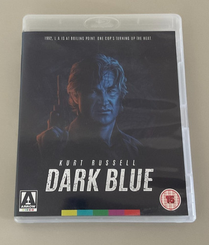 Dark blue arrow video - blue,