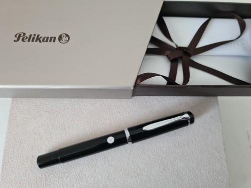 Pelikan m100 schwarz - "b",