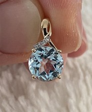 585 Gold Anhänger mit Topas