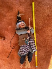 Neue Große Hexe hängend mit