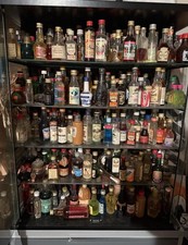 Schnapsfläschchen Miniaturen Sammlung Konvult