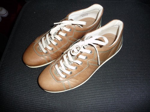 Sportschuh der marke ecco - sportschuh,