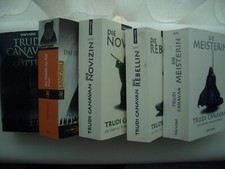 Götter / Priester / Die Rebellin / Die Novizin / Die Meisterin von Trudi Canavan