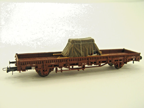 Rungenwagen mit maschine unter - maschine,