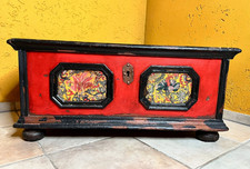 Asiatische Holzkiste / Orientalische Truhe / Bemalt / mit Innenfach