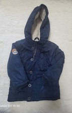 Blaue Winterjacke für