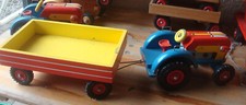 alter  DDR Holz Traktor mit