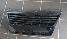 VW Passat 3C Frontgrill ohne Emblem mit PDC