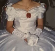 Romantisches Brautkleid mit roten Rosen Gr. 38, Reifrock, Handschuhe, u. v. m.