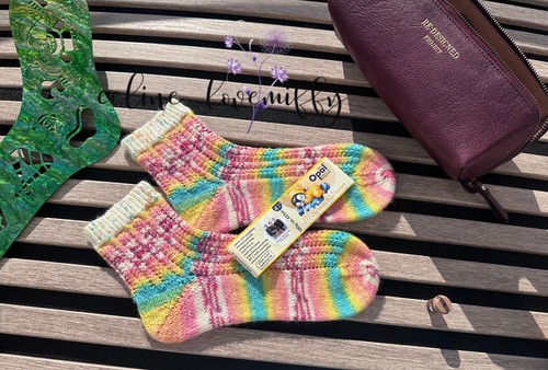 Handgestrickte wollsocken mit - handgestrickte,
