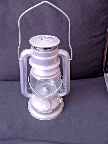 Unbenutzte petroleumlampe - -,