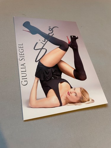 Giulia siegel model signed - model,