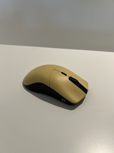 Glorious model pro golden - model,