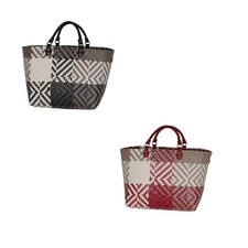 Handed By - Quinn, Shopper