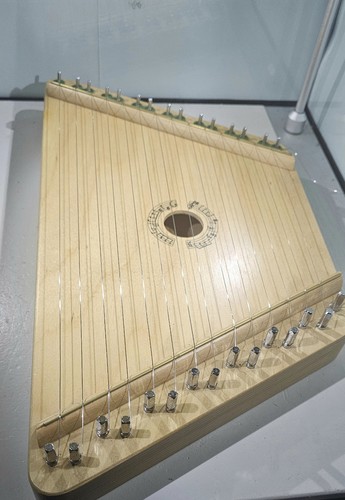 Lap harp music - maker, zither