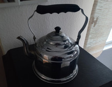 alter Oma Ofen Wasserkessel