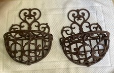 2 gusseiserne  Wanddeko Wandhalbschalen  Blumentopf Halter Esschert Design Top