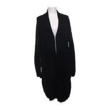 Iris von Arnim, Strickjacke