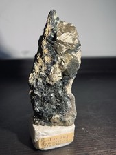 Pyrit auf Hämatit – spektakuläre Kristallstufe aus Italien – Sammlungsauflösung