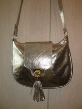 Neu  ITALY Echt Ledertasche Umhängetasche. Quaste  Metallic Gold Schultertasche
