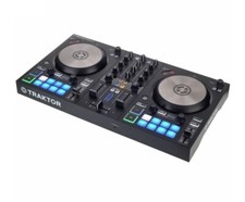 Native Instruments TRAKTOR KONTROL S2 2-Deck Controller - Schwarz