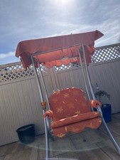 Hollywoodschaukel 1-Sitzer, Kl. Extra mit 2 Solarleuchten, noch kein Jahr alt