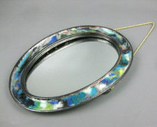 alter Wandspiegel im Keramik