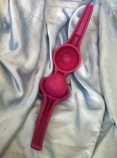 TUPPERWARE LIMPRESSA ZITRONENPRESSE zitruspresse PRESSE limettenpresse lila