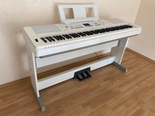 Yamaha DGX-650 Portables