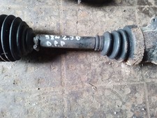 Nissan PickUp 2001 Vorne