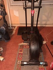 crosstrainer gebraucht Gebe es ab wegen Krankheit ab, steht nur hier rum.