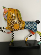 Toms Drag große Skulptur