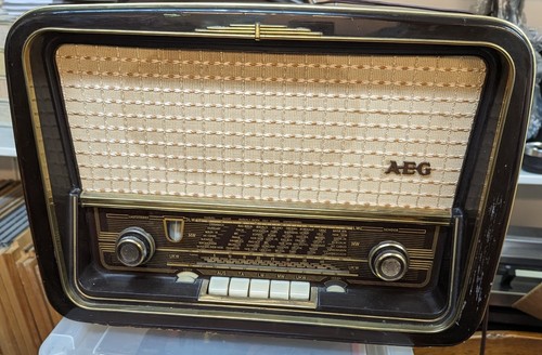 Vintage aeg radio - aeg, 3d