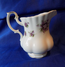 ROYAL ALBERT Sweet Violet