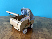 Kinderwagen  Puppenstube