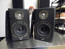 B&W DM 303 bookshelf speakers