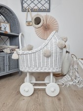 Großer weißer puppenwagen - großer,