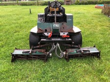 Großflächenmäher Spindelmäher Sportplatzmäher Aufsitzmäher Diesel 4 Zylinder